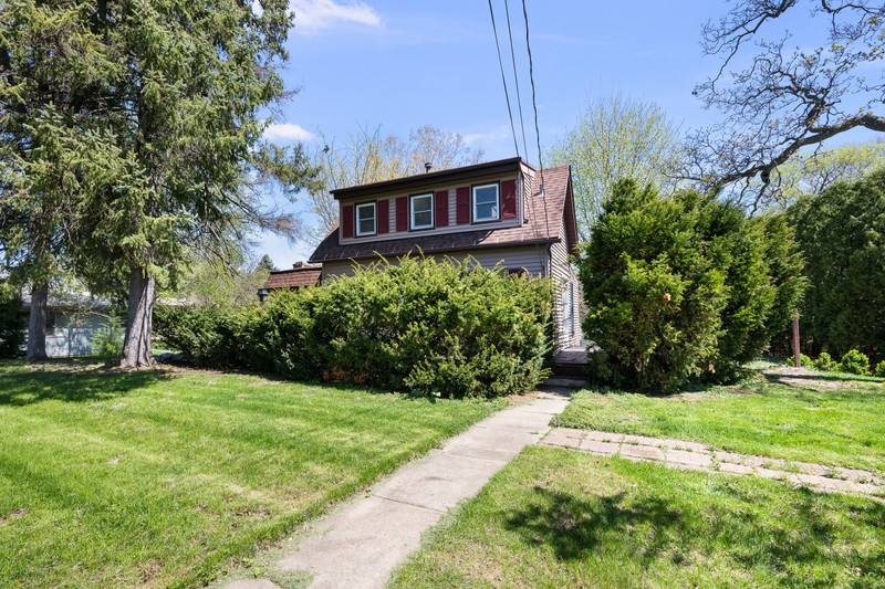 2416 7th ST, Moline, IL 61265