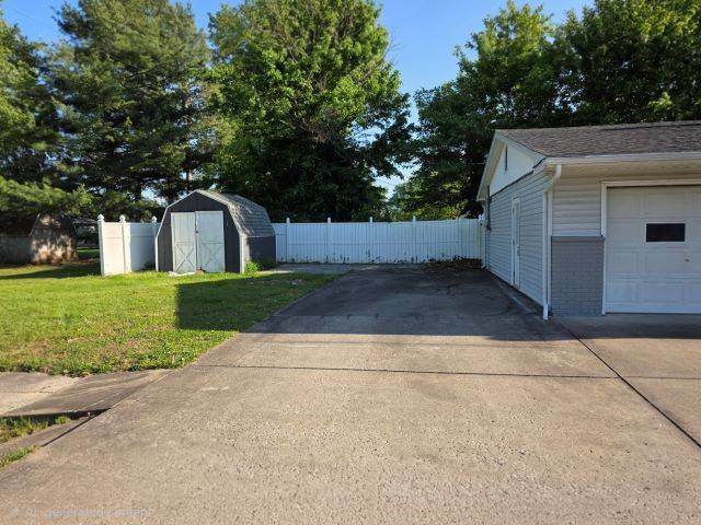 1820 N 14th ST, Herrin, IL 62948
