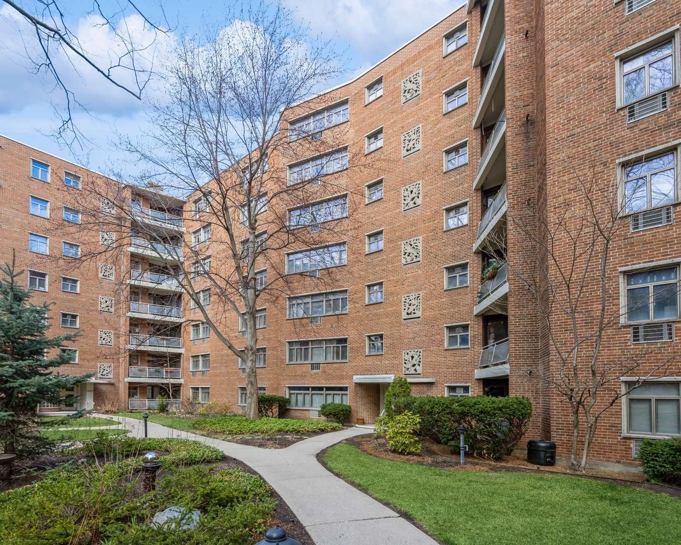1864 Sherman AVE #5NW, Evanston, IL 60201