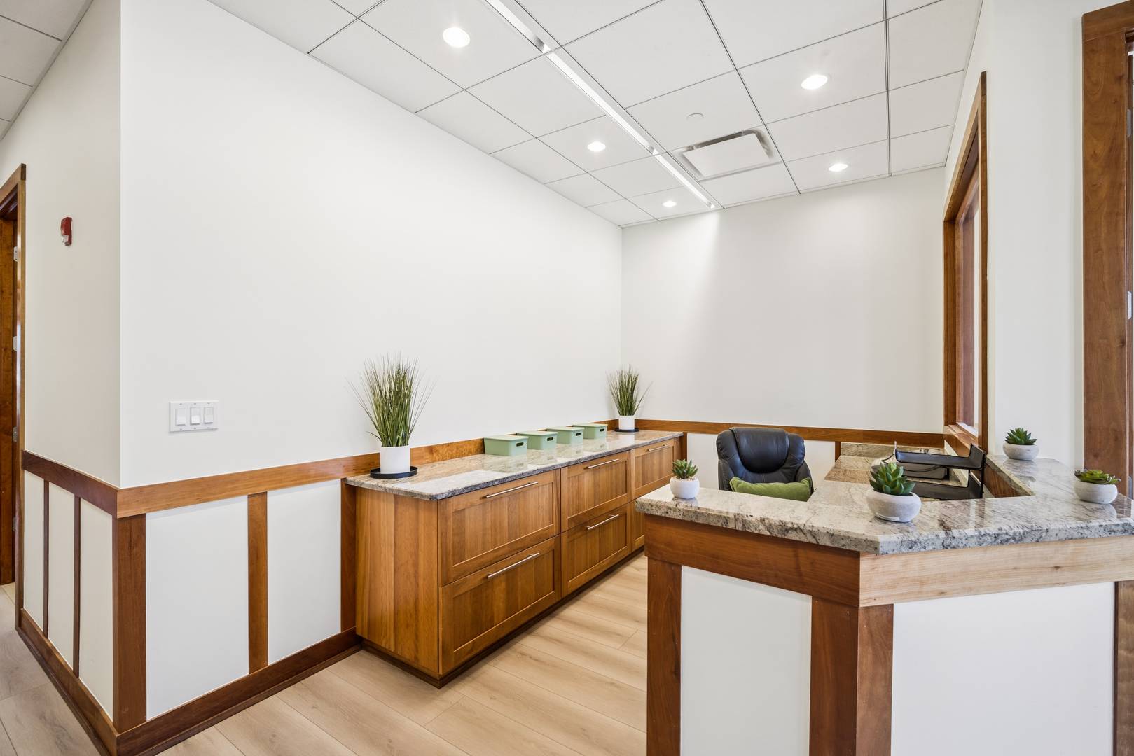 1416 Techny RD, Northbrook, IL 60062