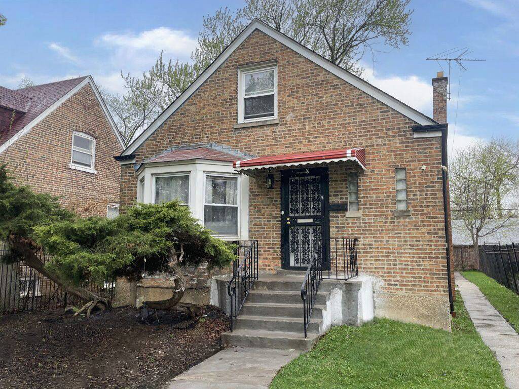 9640 S University AVE, Chicago, IL 60628