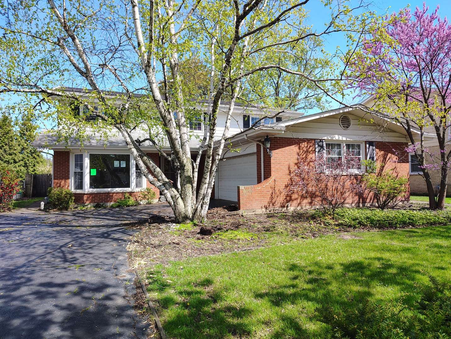 1027 Meadowlark LN, Glenview, IL 60025