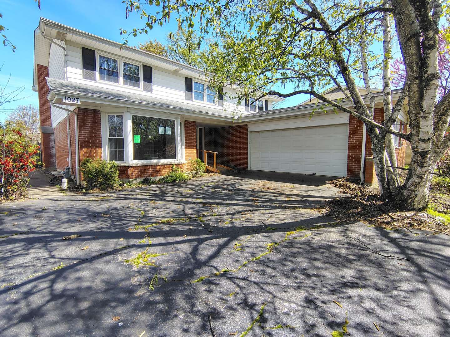 1027 Meadowlark LN, Glenview, IL 60025