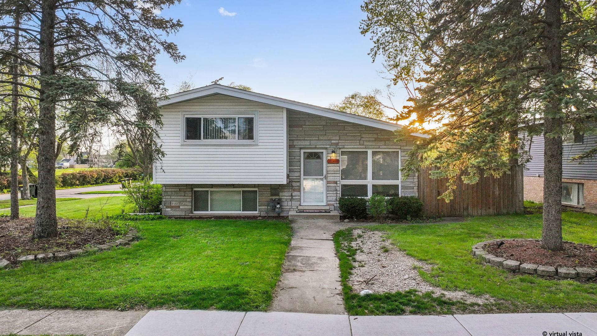 3N210 Wilson ST, Elmhurst, IL 60126