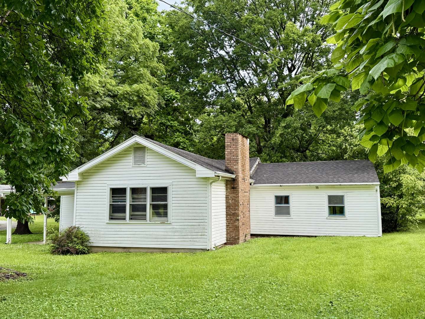 543 Tucker LN, Metropolis, IL 62960