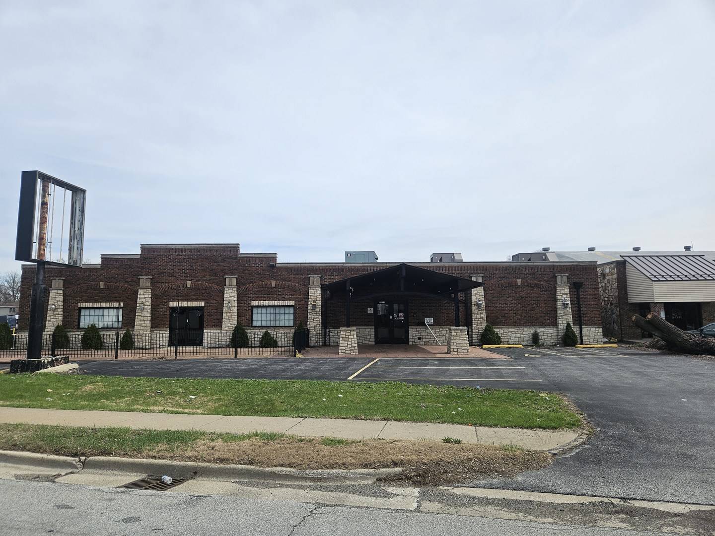 11011 Southwest HWY, Palos Hills, IL 60465