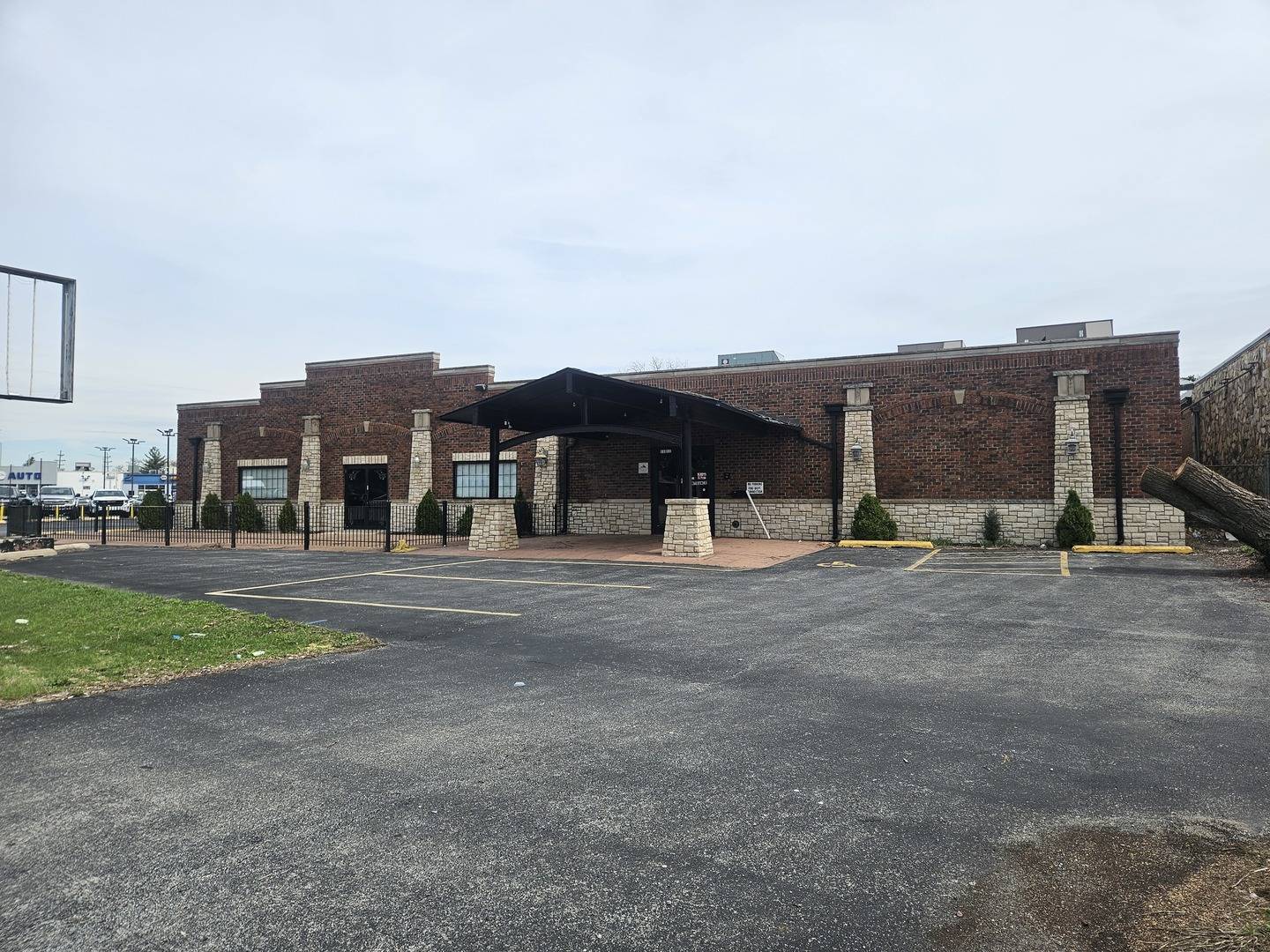 11011 Southwest HWY, Palos Hills, IL 60465