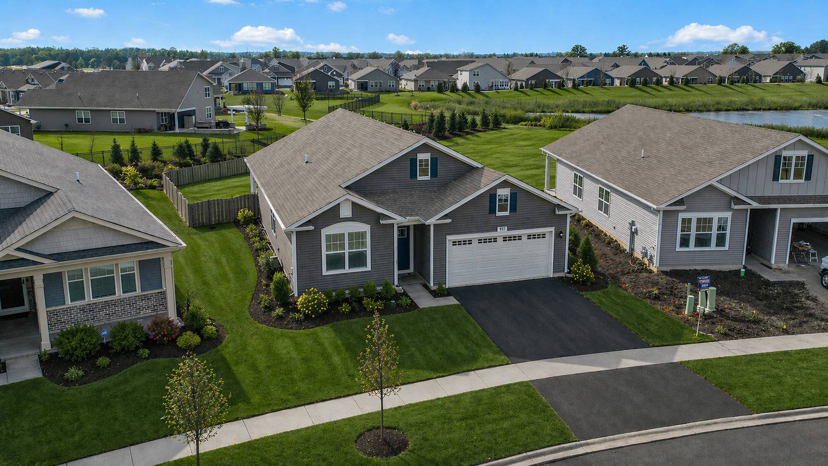927 Plateau DR, Pingree Grove, IL 60140