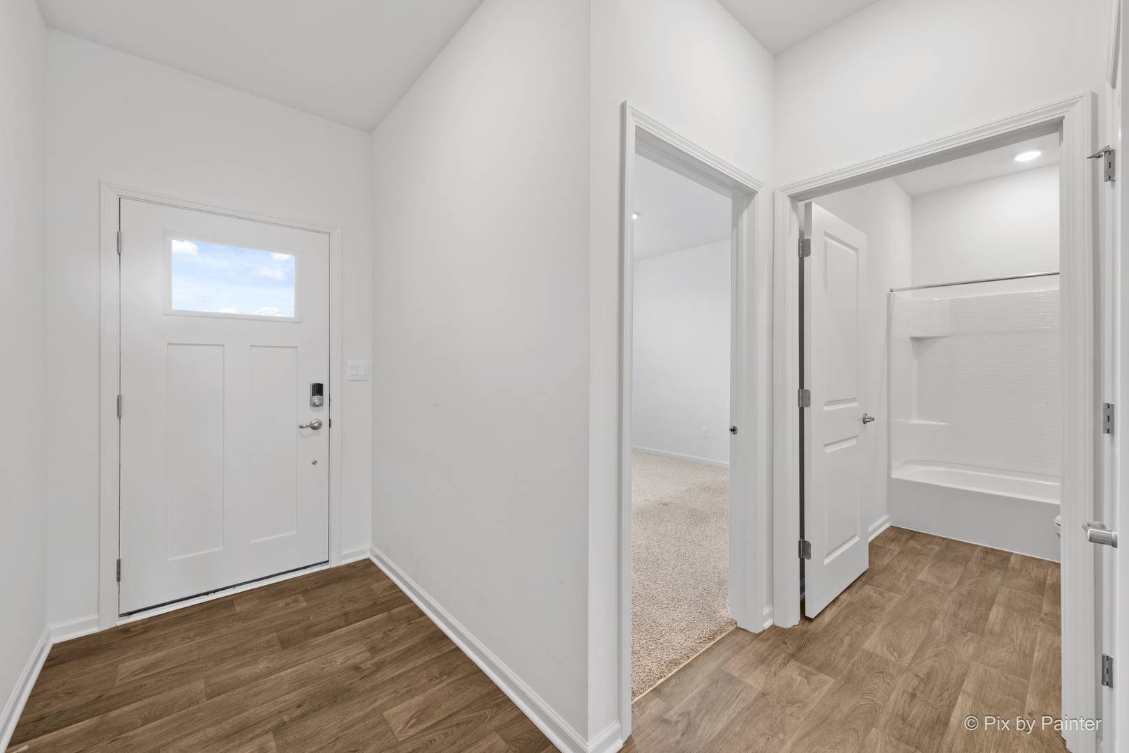 927 Plateau DR, Pingree Grove, IL 60140