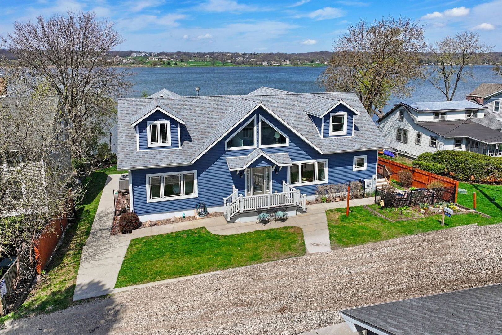 W4226 W End RD, Lake Geneva, WI 53147