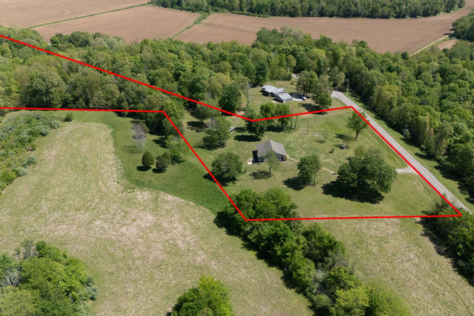 1580 Reevesville RD, Grantsburg, IL 62943