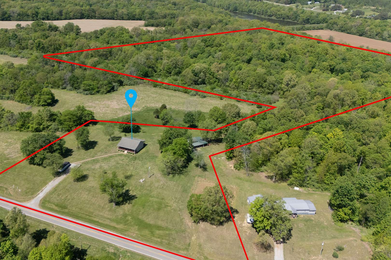 1580 Reevesville RD, Grantsburg, IL 62943