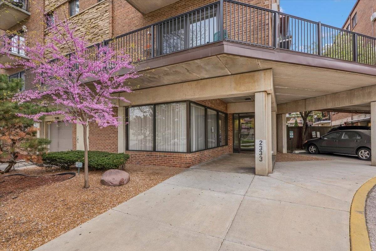 2333 N Neva AVE #306C, Chicago, IL 60707