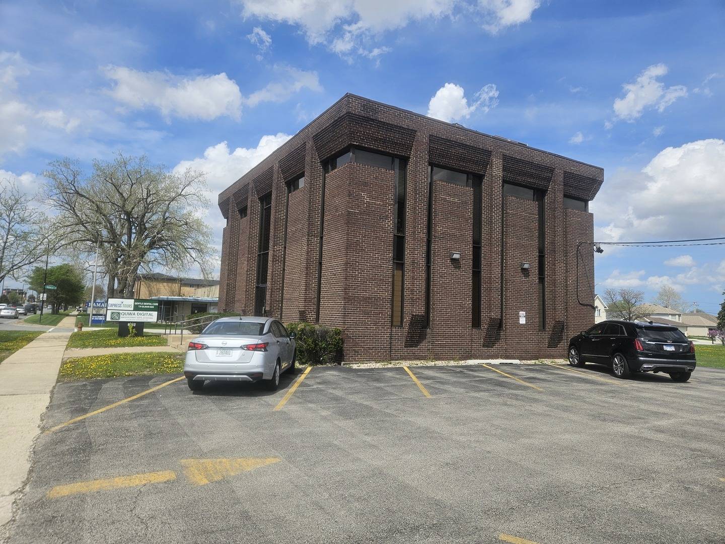 8233 S Harlem AVE, Bridgeview, IL 60455