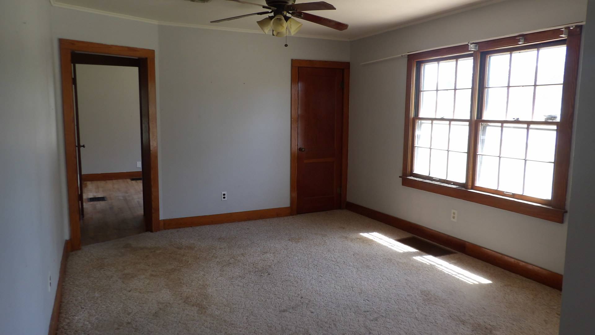 606 Bohn ST, Rosiclare, IL 62982
