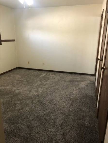 1320 E 38th ST #4, Davenport, IA 52807