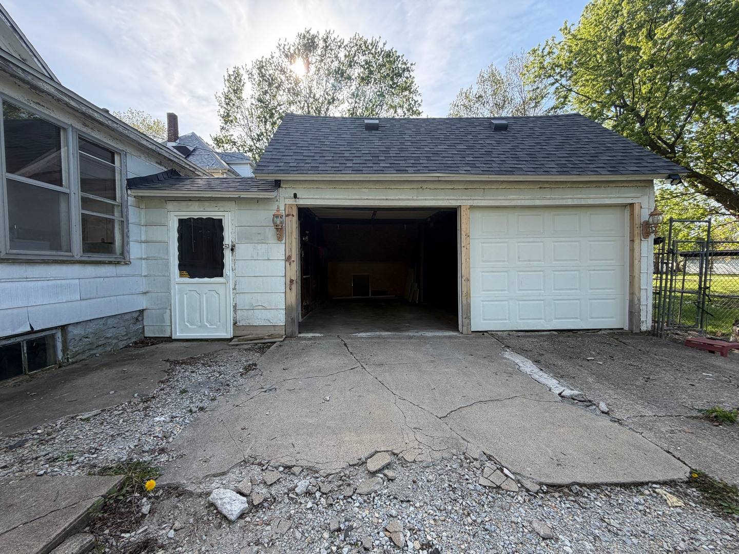 385 E Main ST, Sheldon, IL 60966