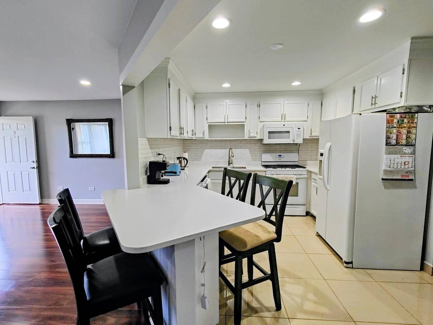 1113 Holiday LN #9, Des Plaines, IL 60016