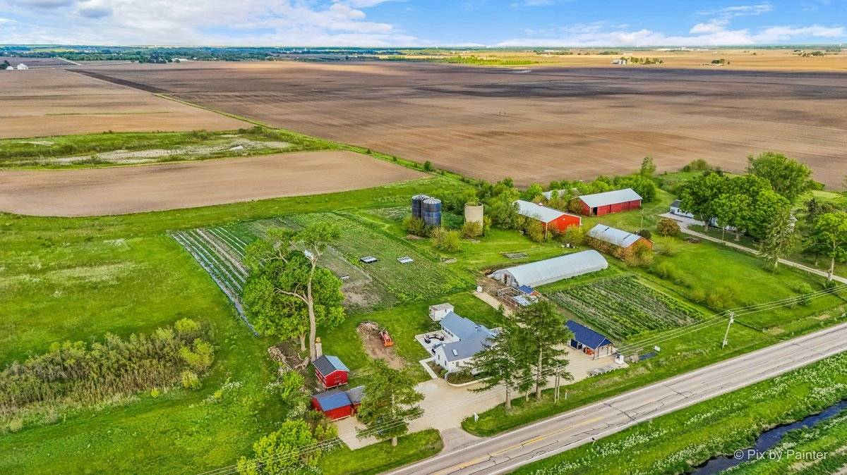 2S919 Dauberman RD, Elburn, IL 60119