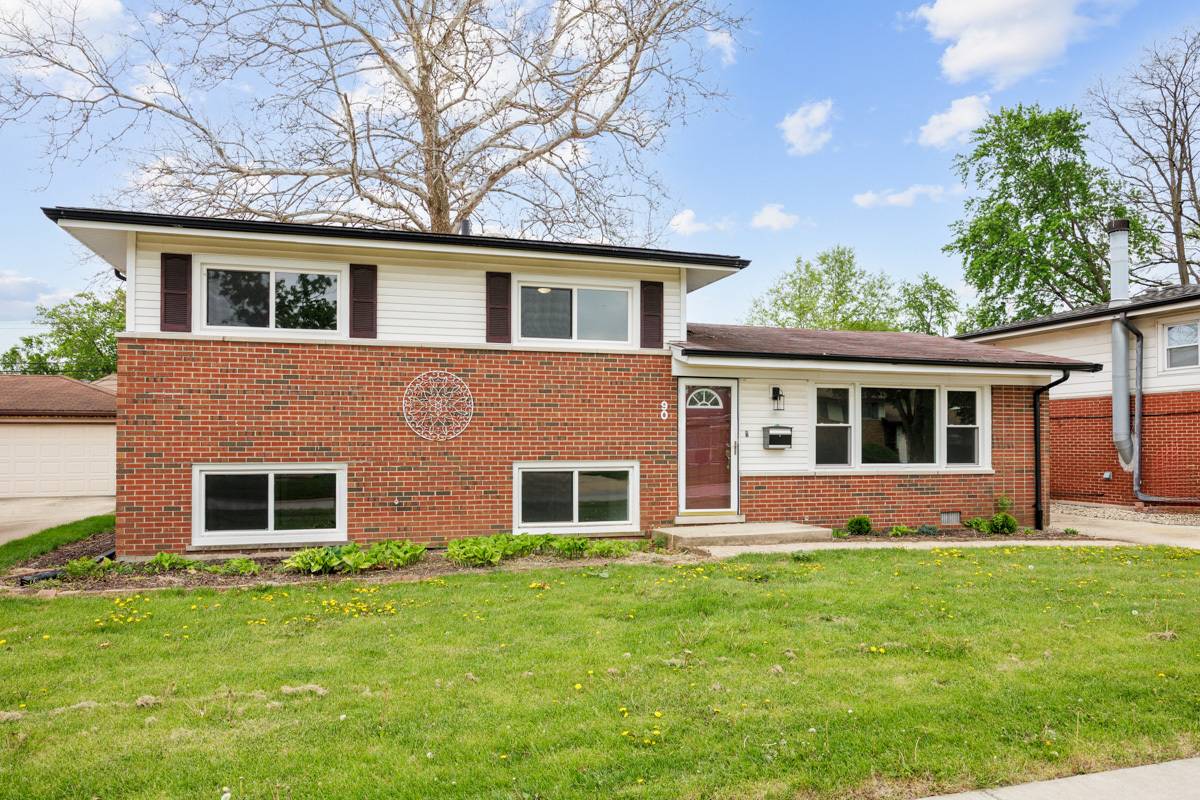 90 Peyton DR, Chicago Heights, IL 60411