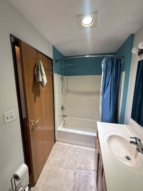 Address not disclosed, Waukegan, IL 60087