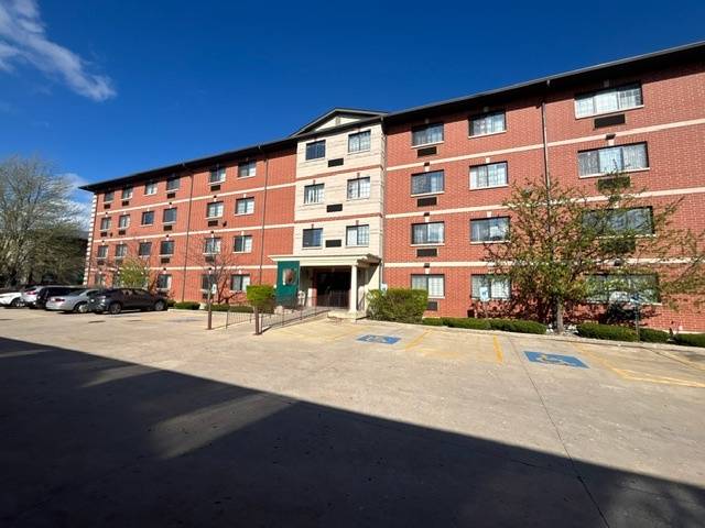 Address not disclosed, Waukegan, IL 60087