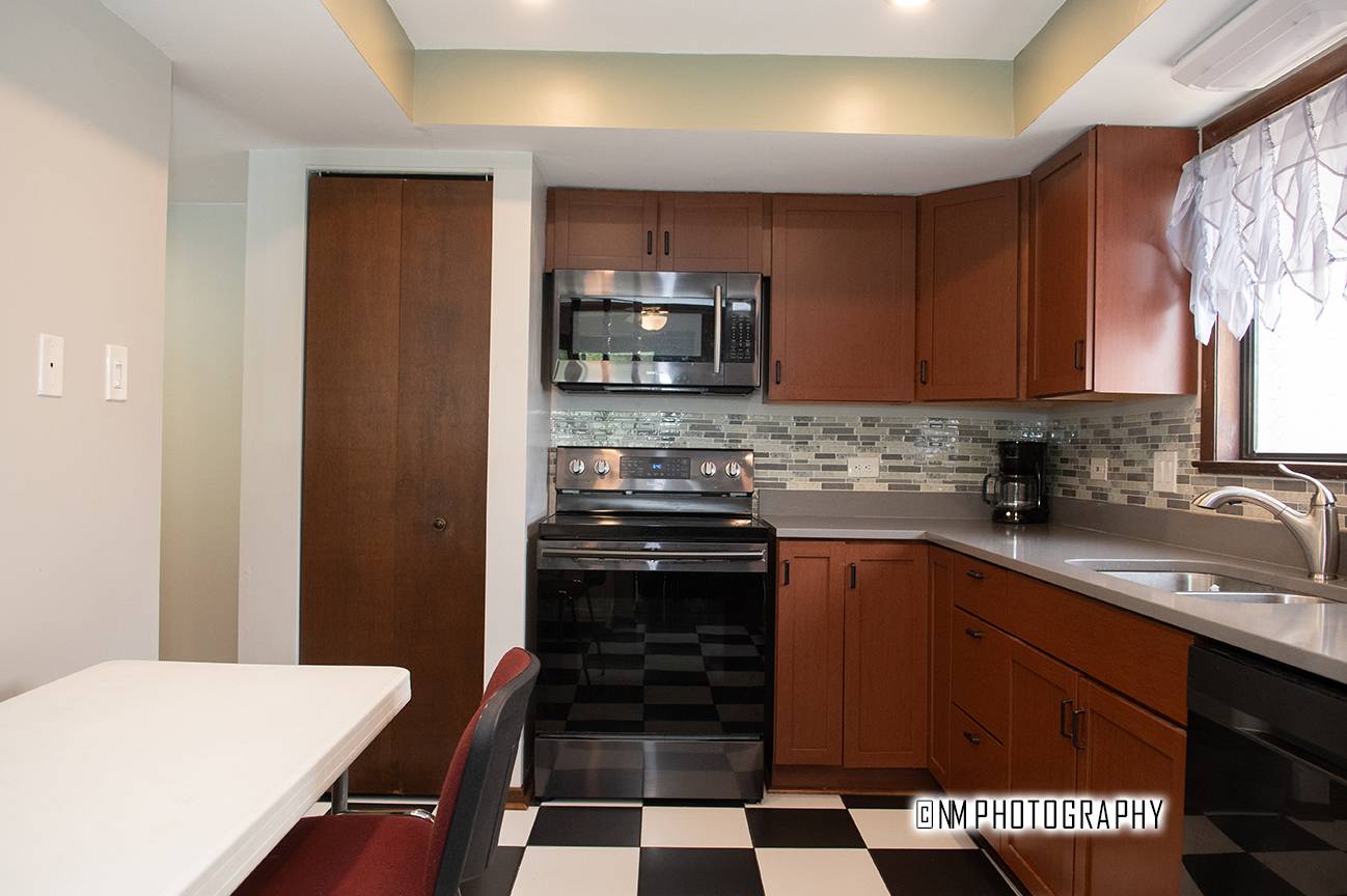 9182 South RD #A, Palos Hills, IL 60465