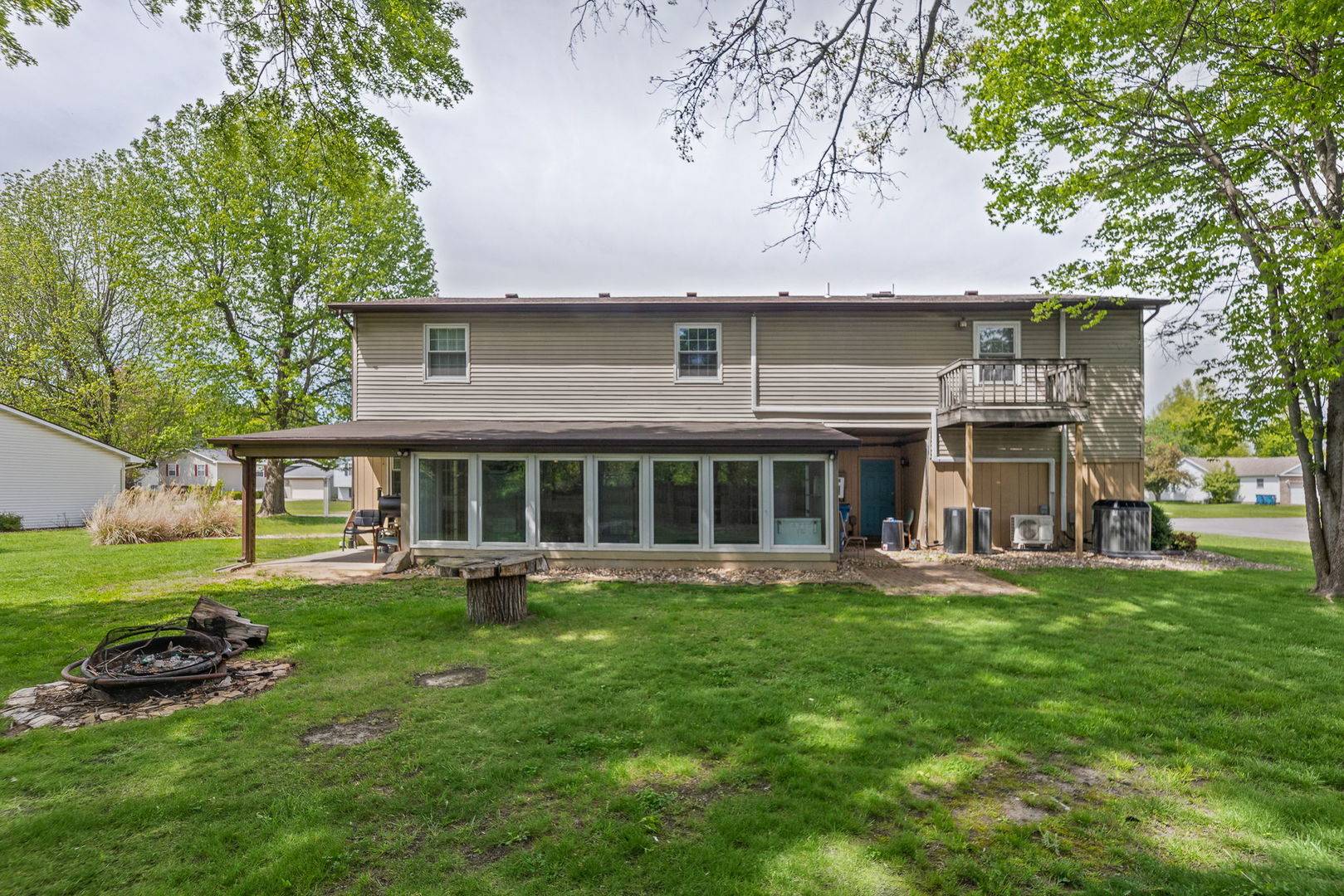 4401 Woodglen LN, Mt Vernon, IL 62864