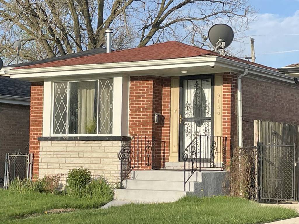 9136 S Eggleston AVE, Chicago, IL 60620