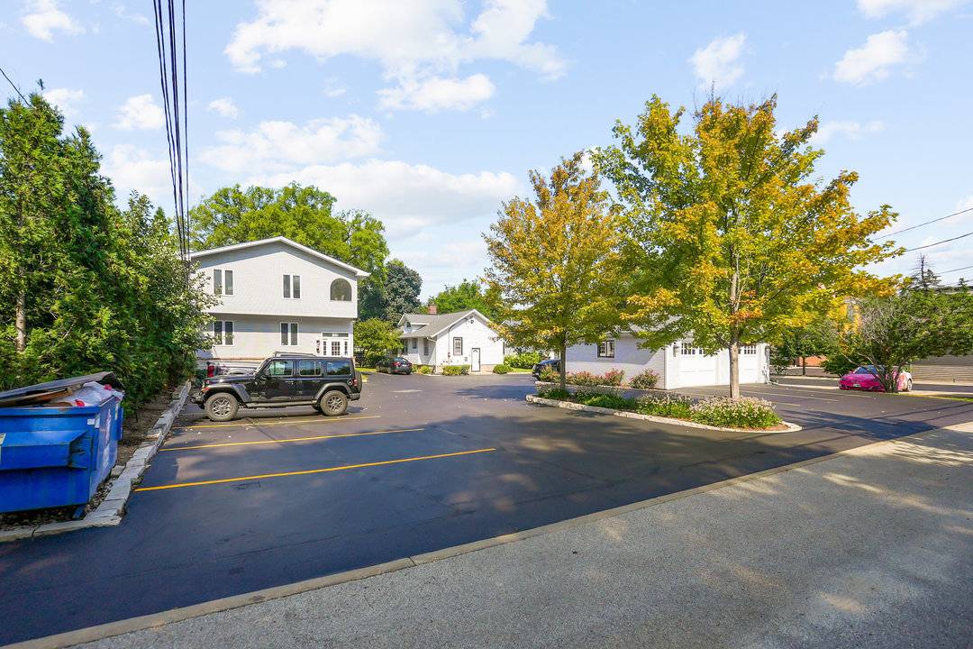 610 N Washington ST #B, Naperville, IL 60563