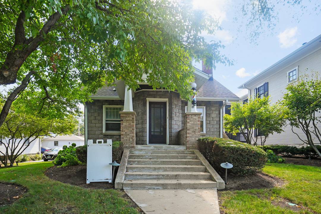 610 N Washington ST #B, Naperville, IL 60563