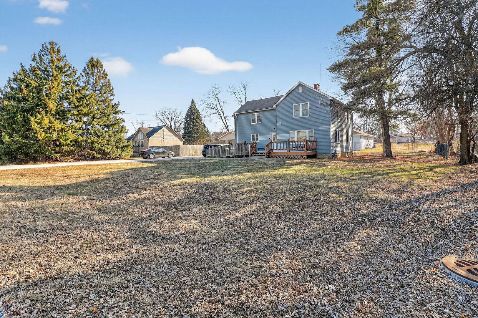 325 Oldfield RD, Downers Grove, IL 60516