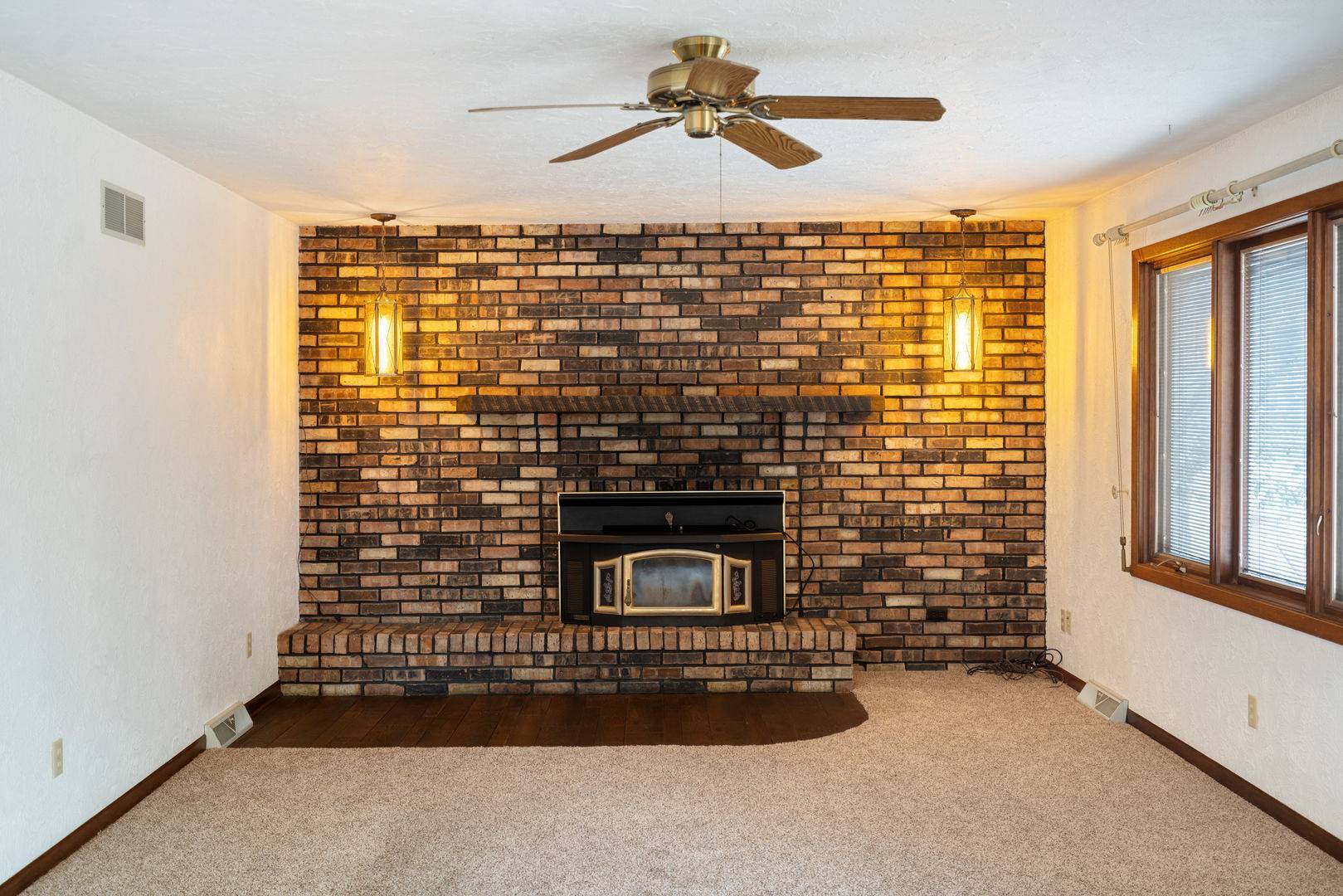 67 Crestview DR, Geneseo, IL 61254
