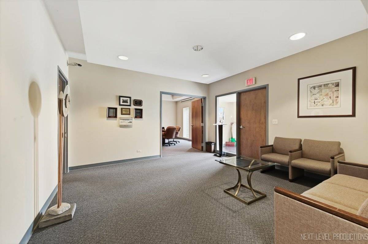 2051 Ogden AVE, Downers Grove, IL 60515