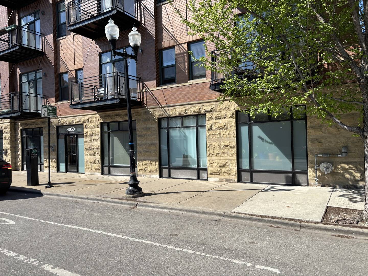 4050 N Lincoln AVE #Comm, Chicago, IL 60618