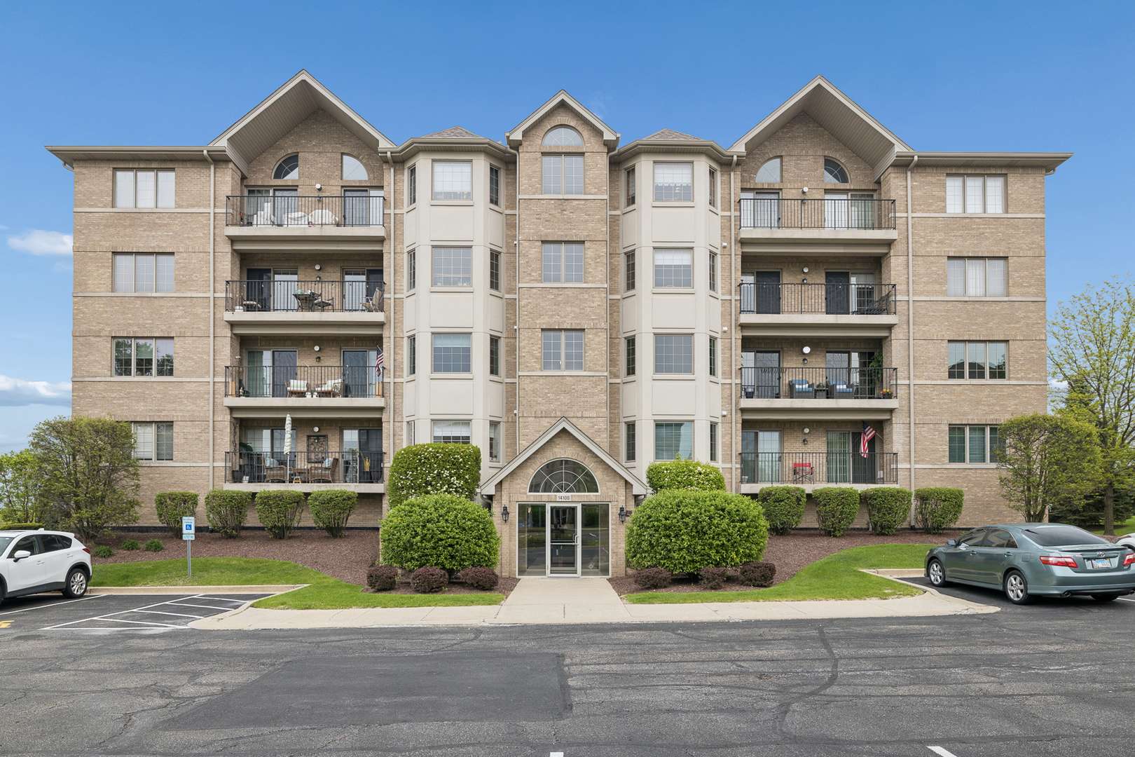 14100 Sheffield DR #403, Homer Glen, IL 60491
