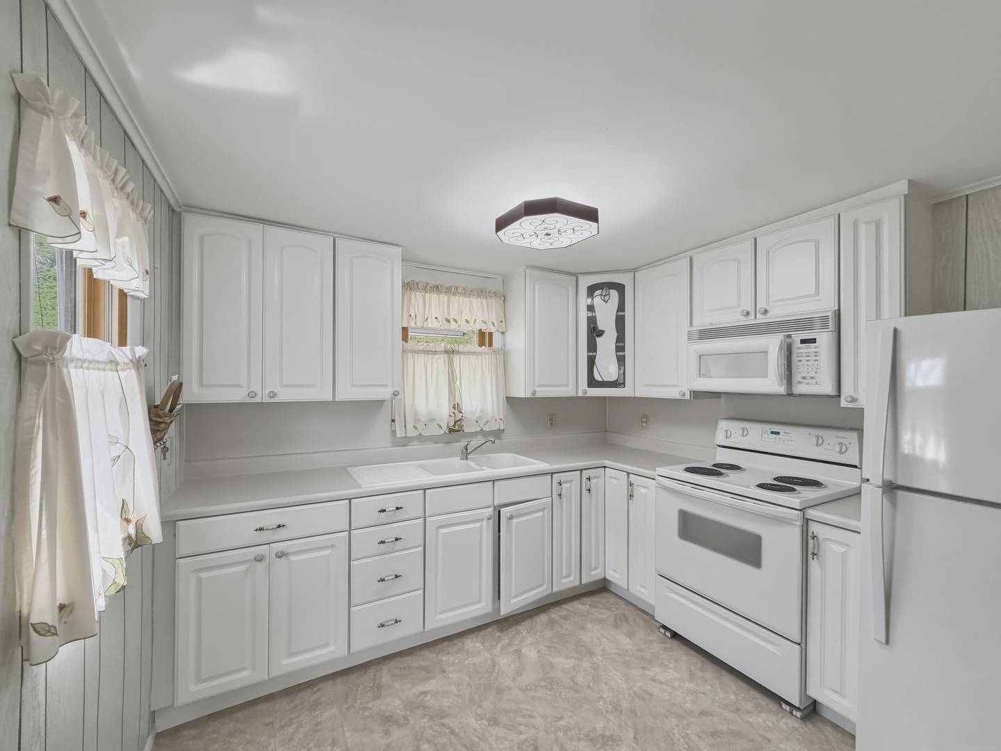 201 Diagonal ST, Savanna, IL 61074
