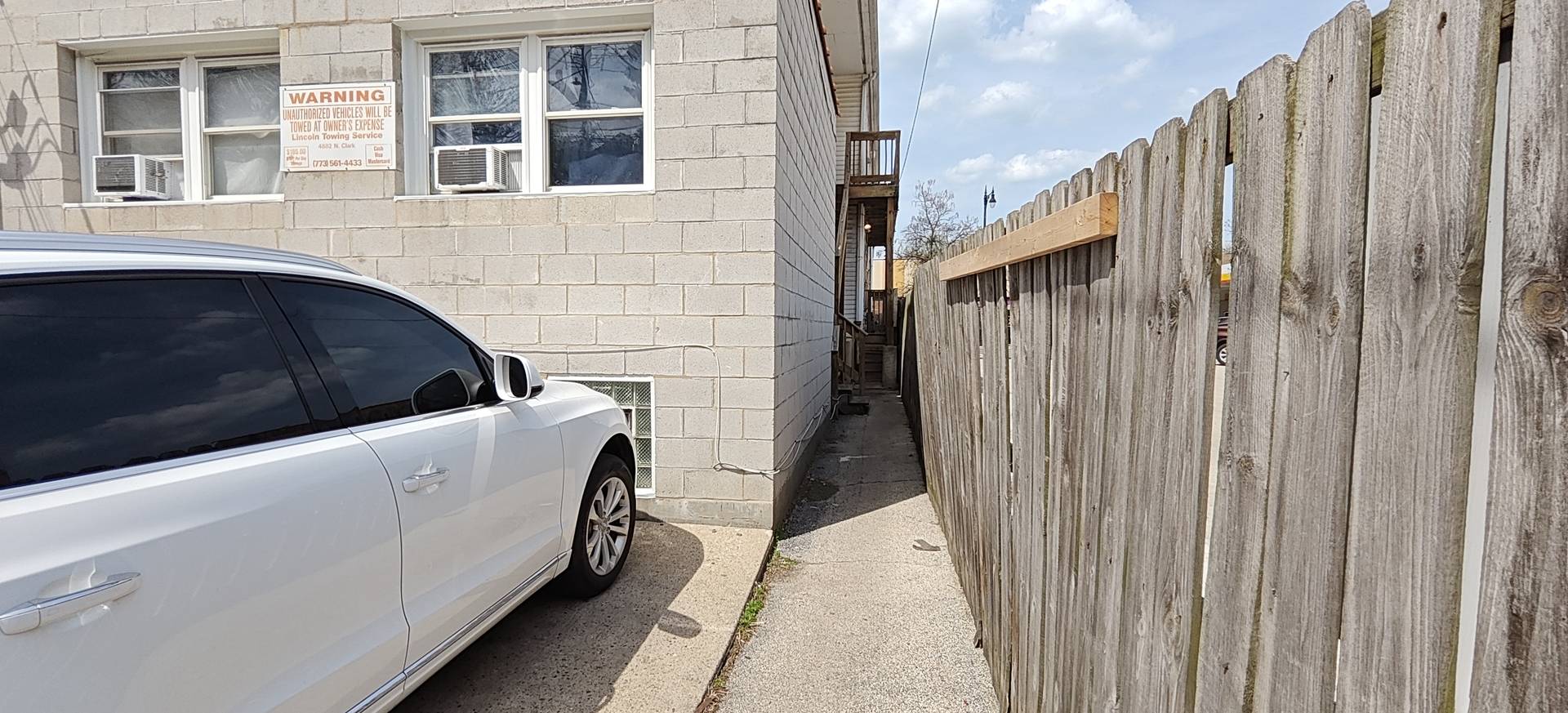 1523 W Devon AVE, Chicago, IL 60660