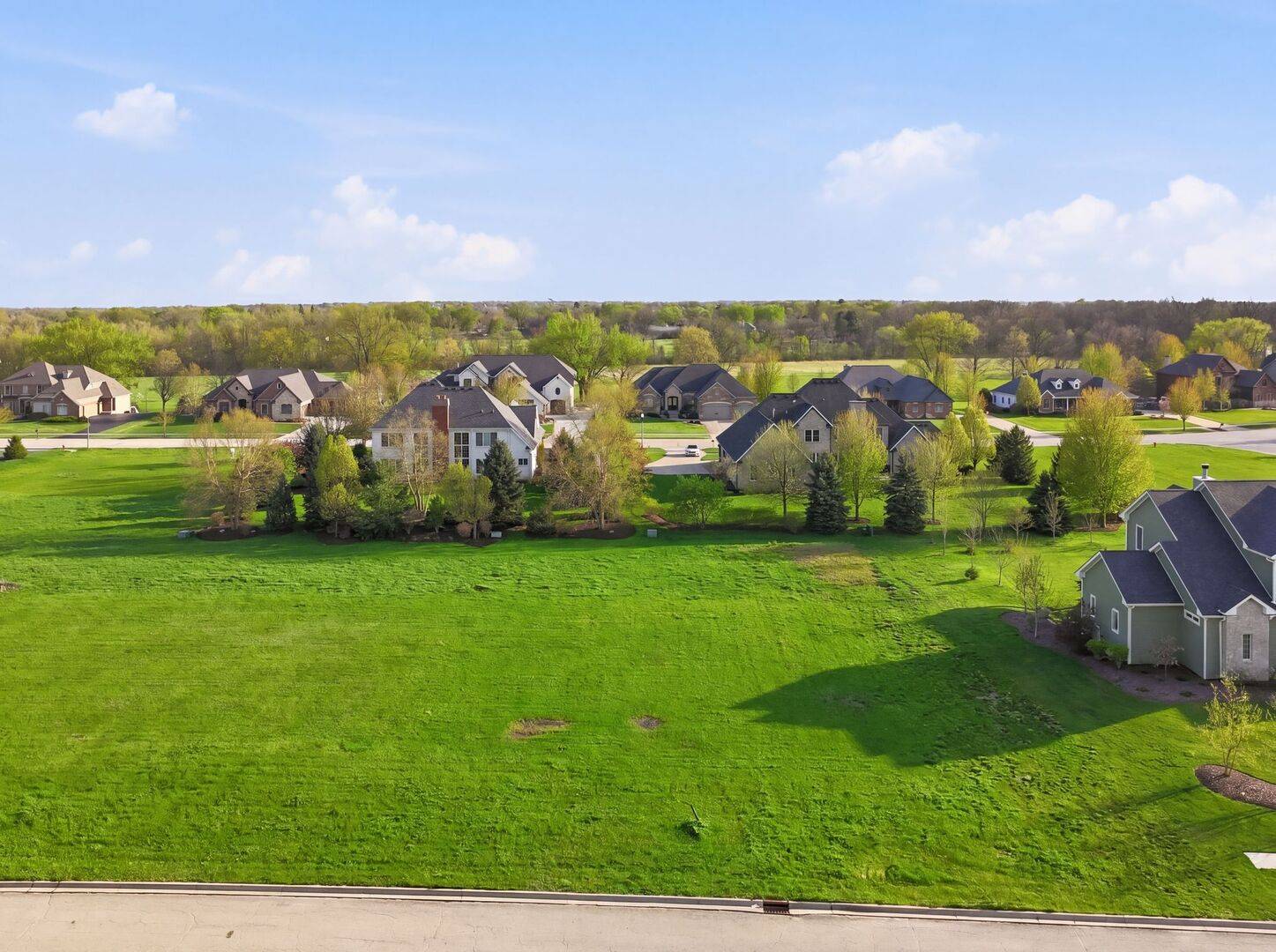 232 Whittemore DR, Sycamore, IL 60178