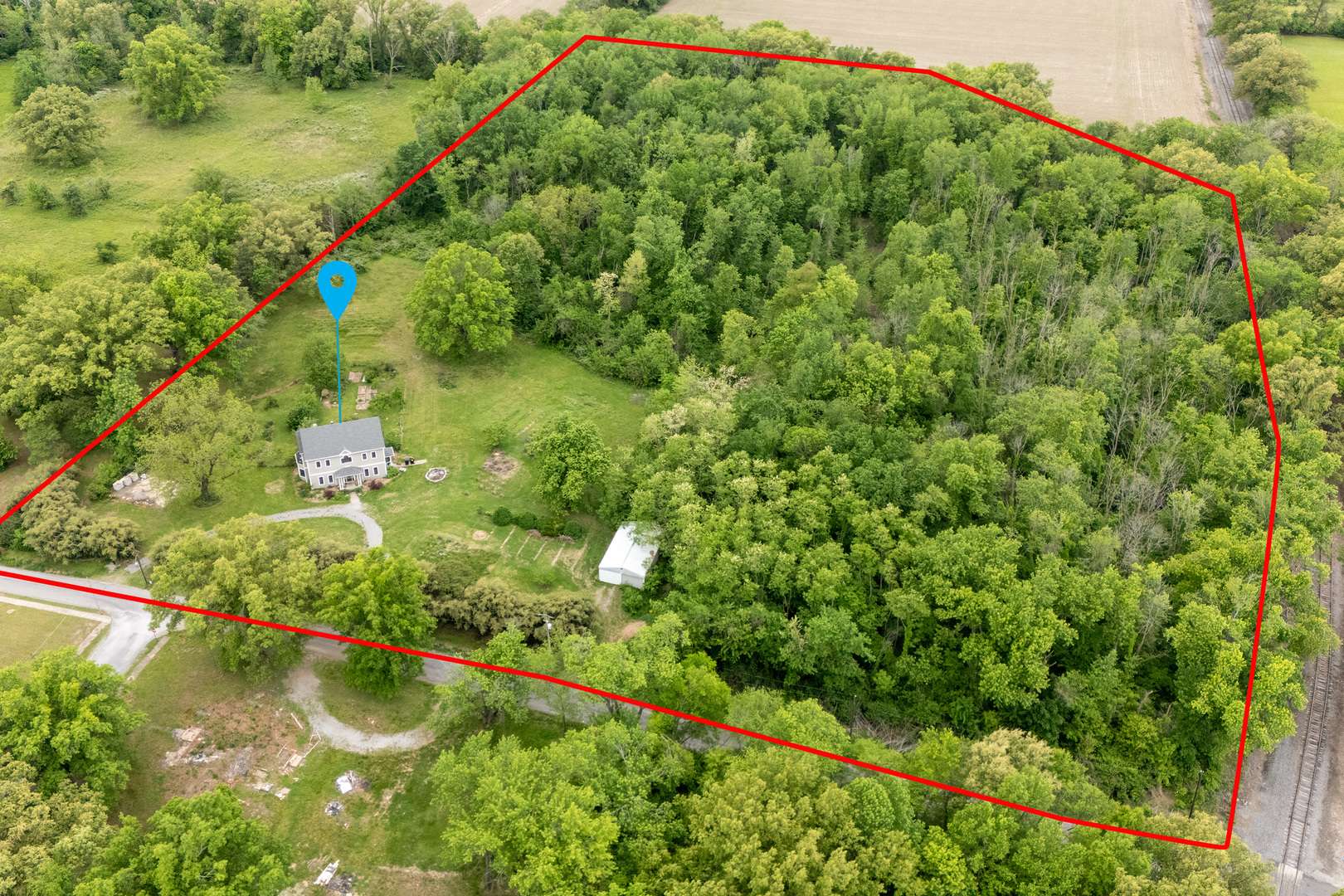 1215 Trolley RD, Eldorado, IL 62930