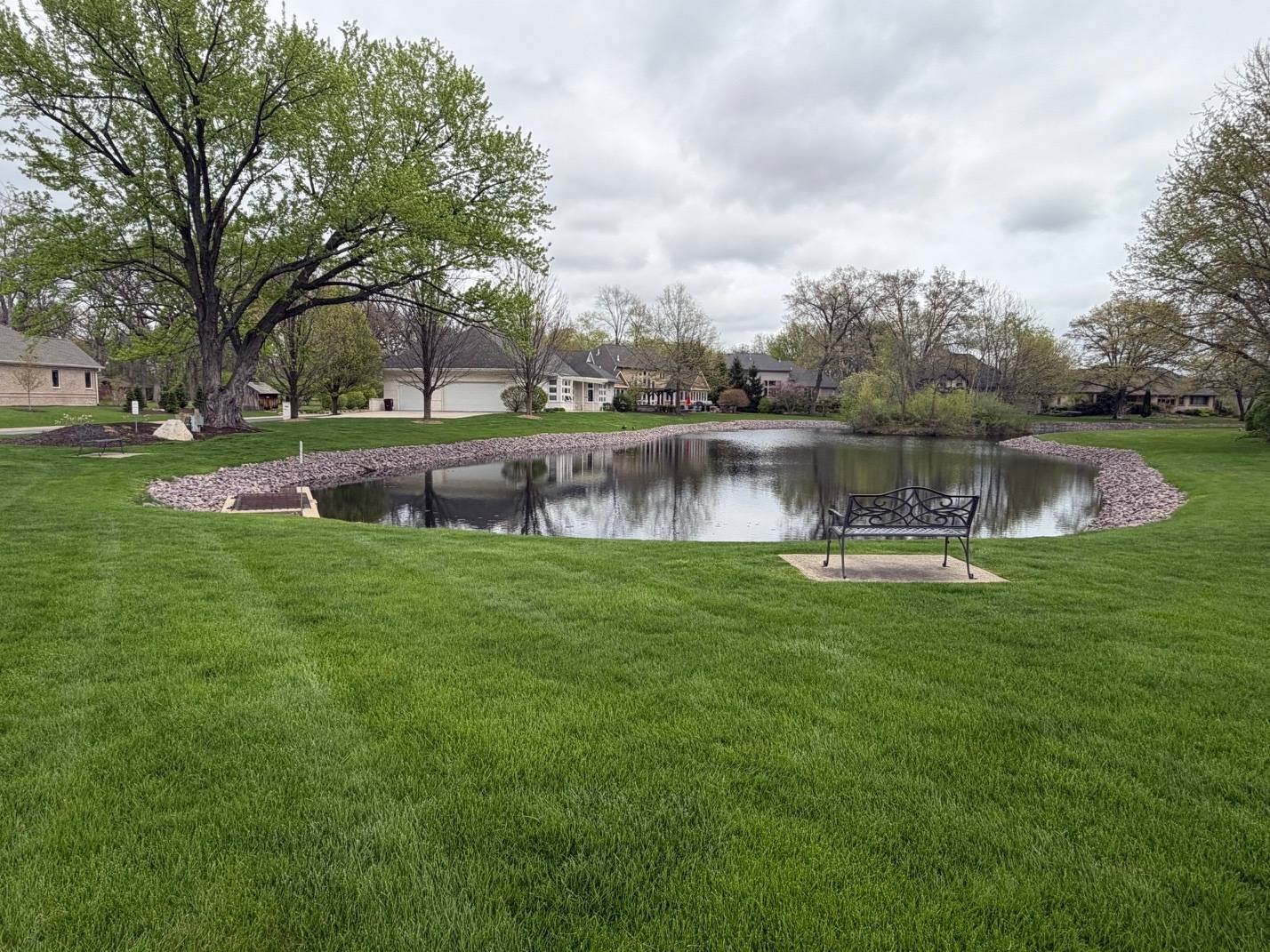 5351 Woodland Pond LN, Loves Park, IL 61111