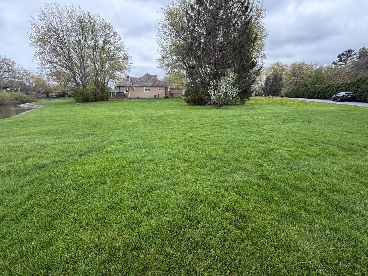 5351 Woodland Pond LN, Loves Park, IL 61111
