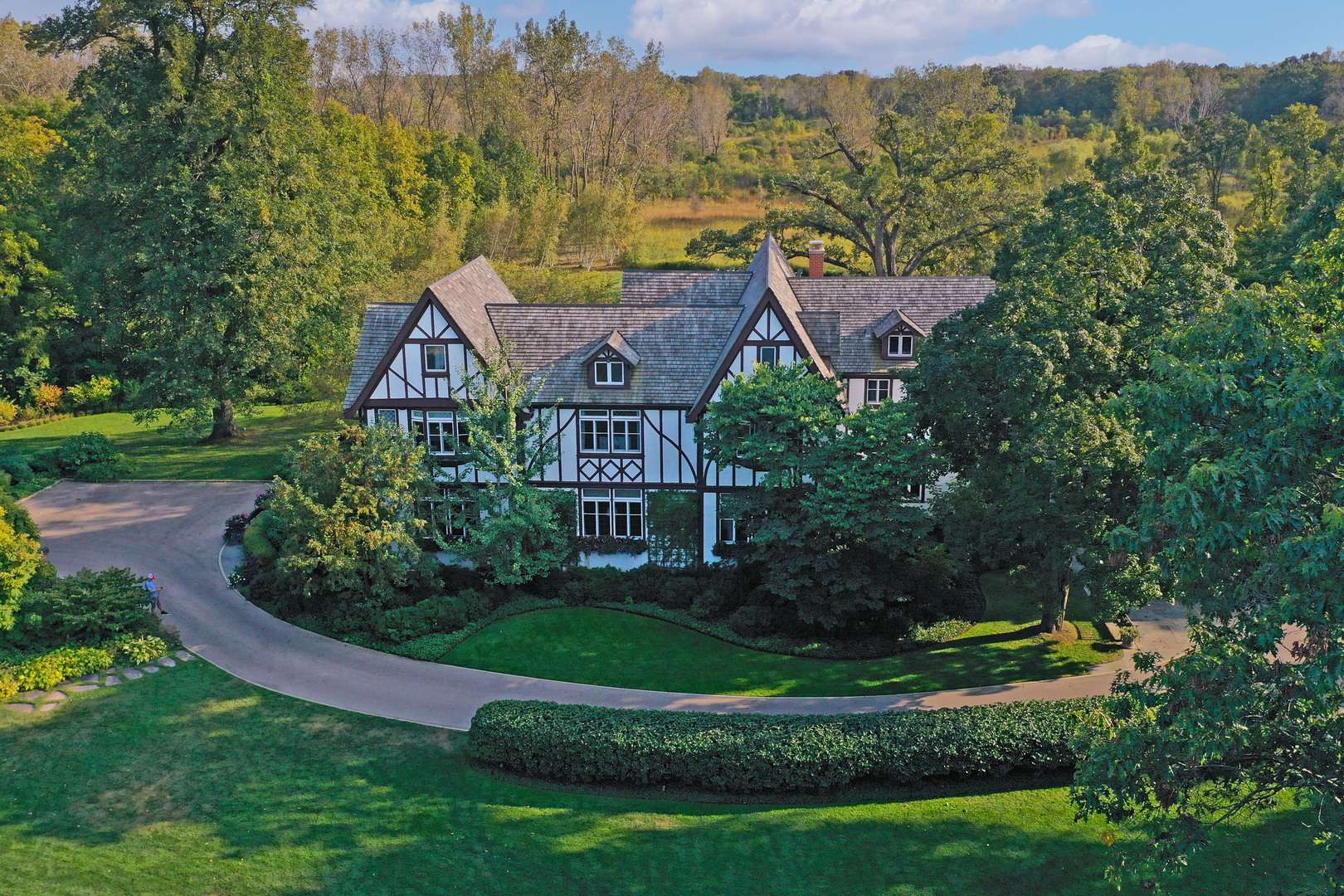 499 W Old Mill RD, Lake Forest, IL 60045