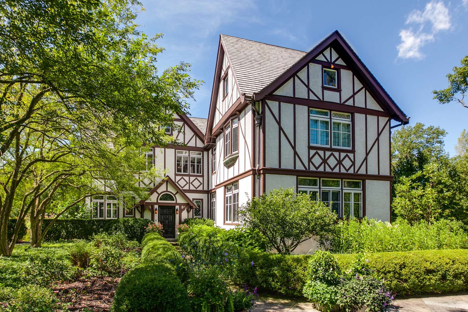 499 W Old Mill RD, Lake Forest, IL 60045