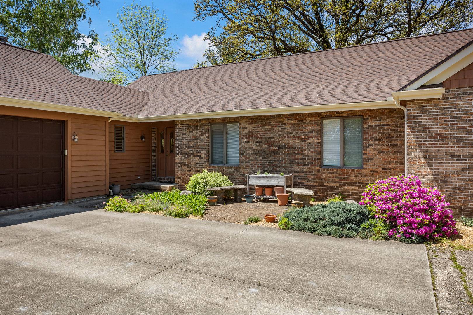 3262 Greenwood DR, Dewey, IL 61840