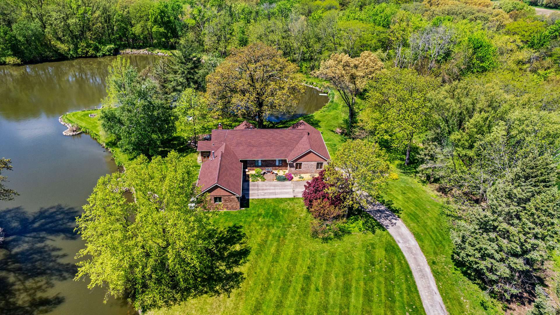 3262 Greenwood DR, Dewey, IL 61840