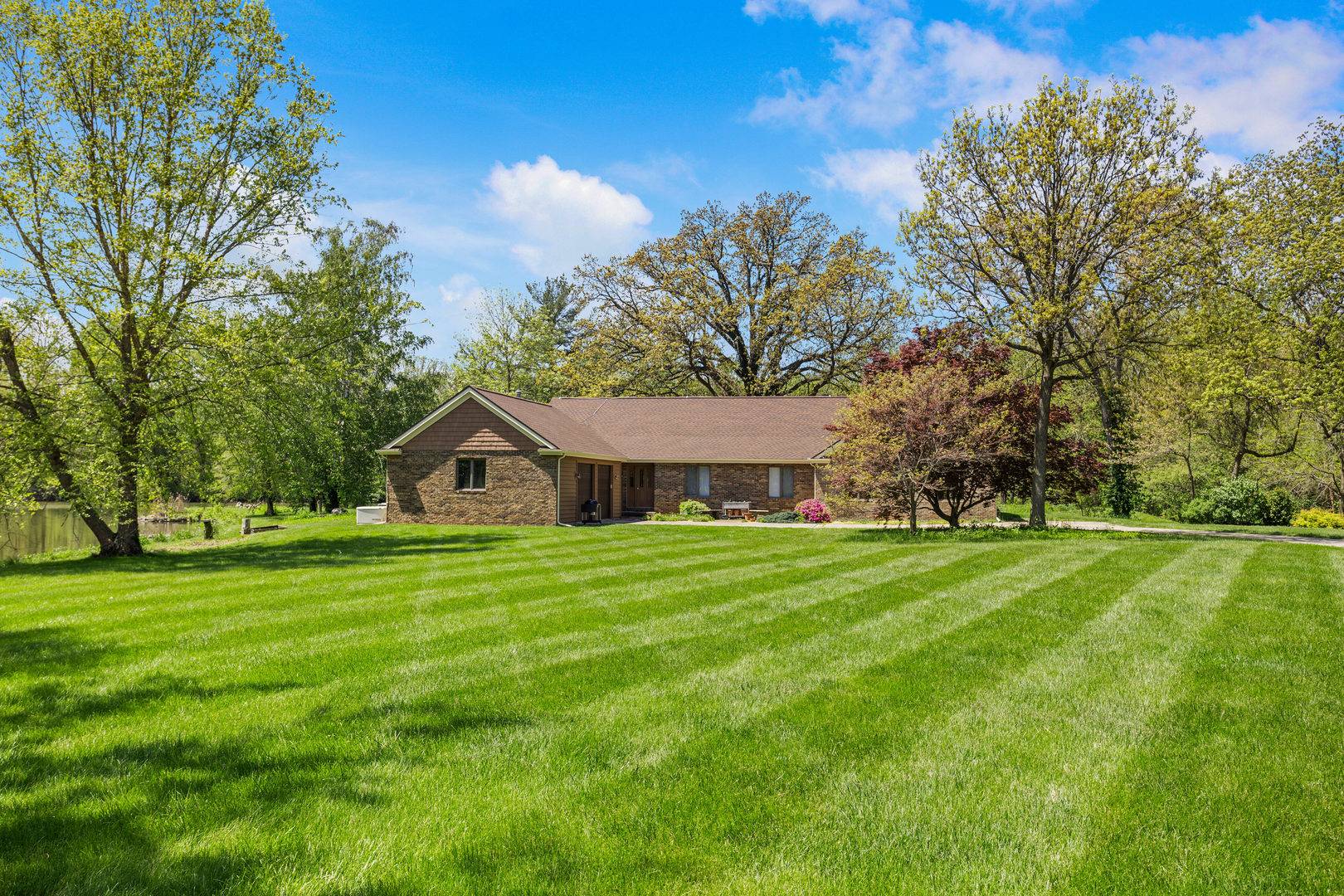 3262 Greenwood DR, Dewey, IL 61840