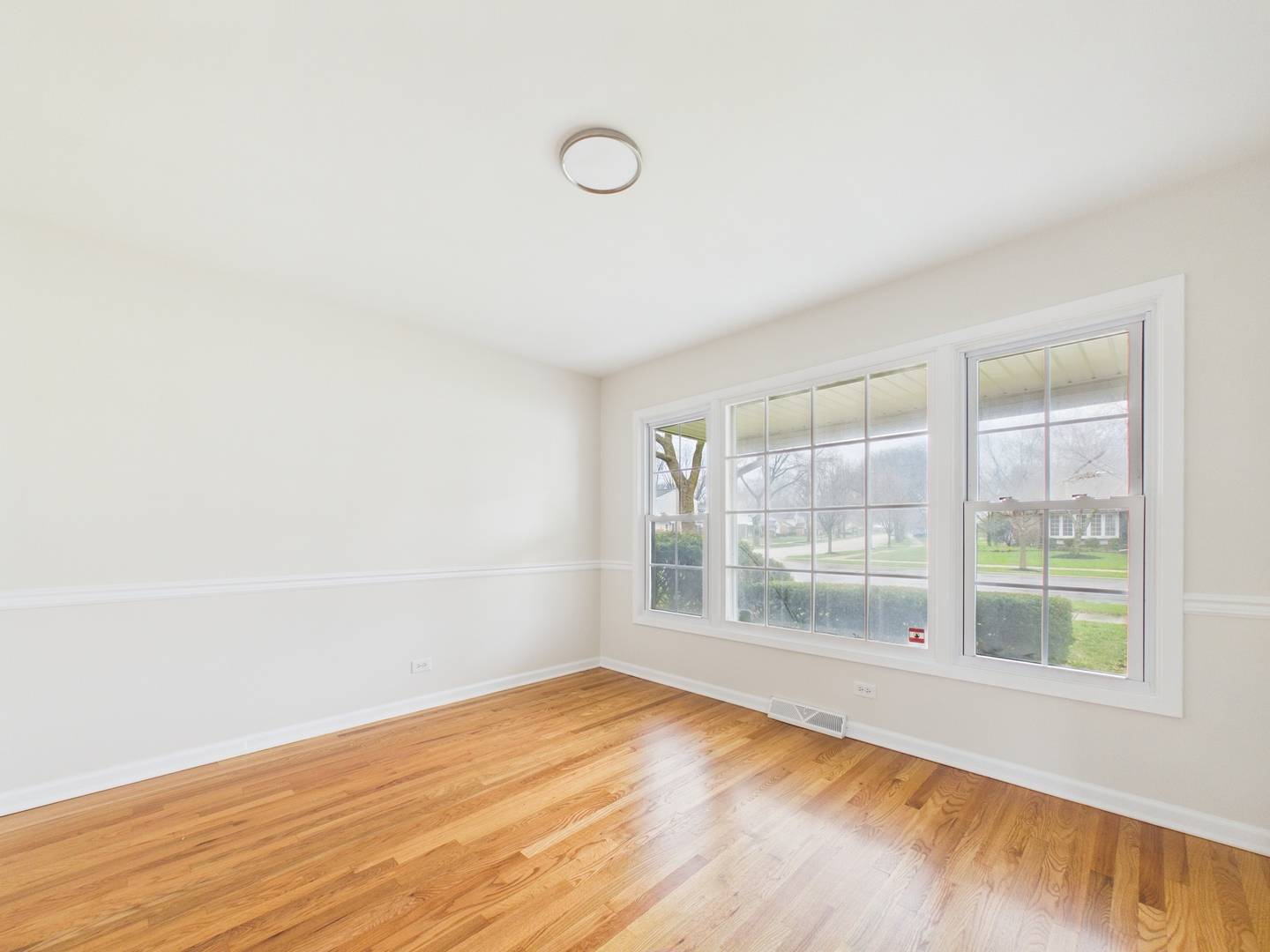 1415 S Evergreen AVE, Arlington Heights, IL 60005