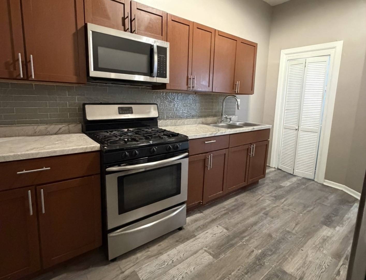 4340 S Berkeley AVE #3, Chicago, IL 60653