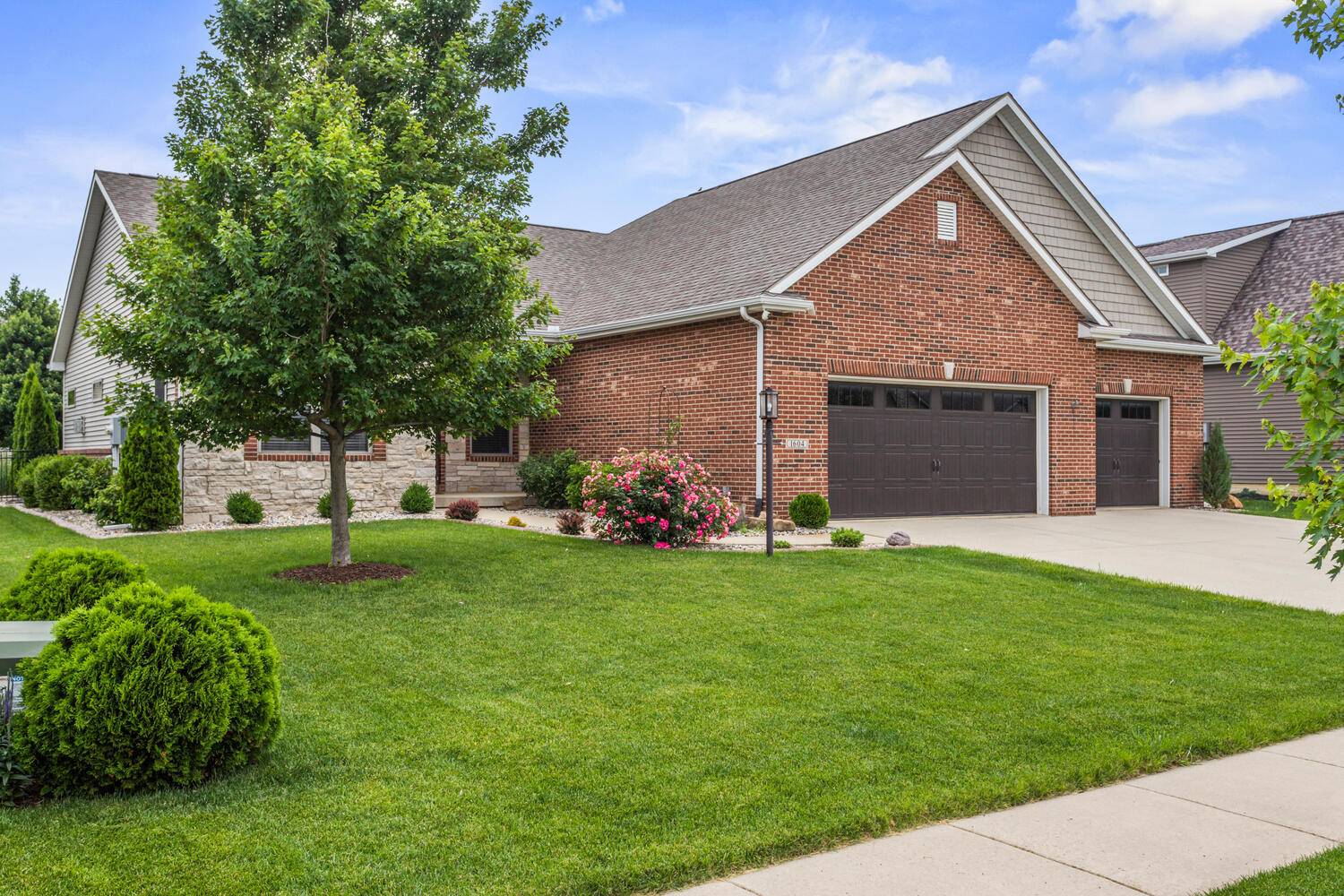 1604 Kassen AVE, Mahomet, IL 61853